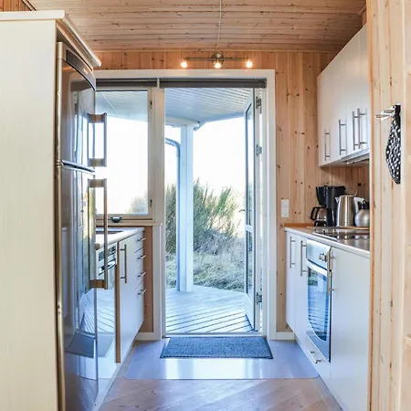 Three-bedroom In Ulfborg 度假居